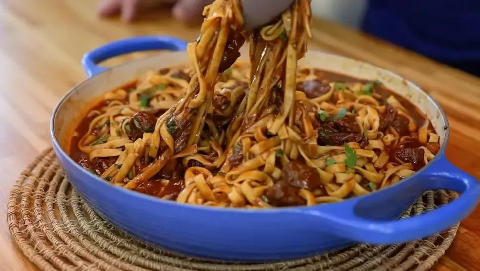 Macarrão Com Carne Completão