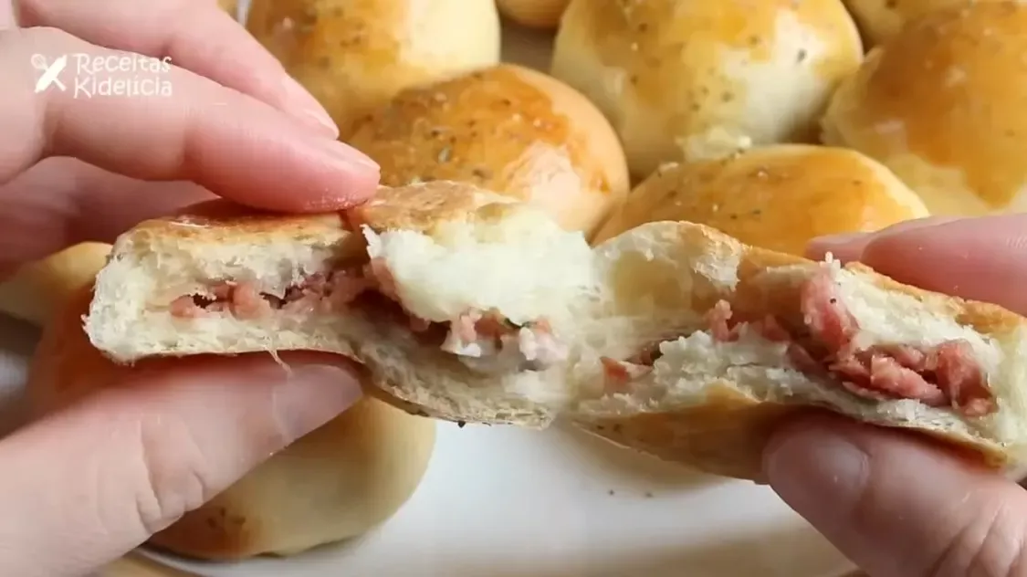 Pãozinho de Calabresa - Saboroso e Perfeito para Lanches!