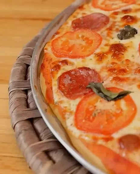 A Melhor Pizza Caseira Sem Sovar – Simples e Deliciosa!