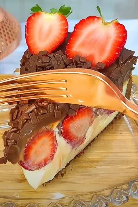 Torta de Morango com Chocolate: Um Clássico que Nunca Falha 🍓🍫